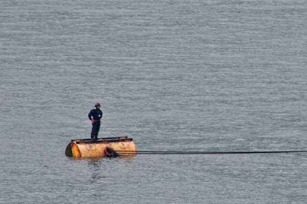 19 July 2011 - 18-21-03.jpg
There's a feeling of abandonment for this buoy jumper from HMS Cattistock (visiting Dartmouth). He's the crew member who attaches the mooring lines to the main buoy. Usually they are not left like this. Unless he's upset the captain.
#HMSCattistockDartmouth